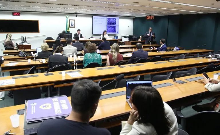 A Comiss&atilde;o de Meio Ambiente e Desenvolvimento Sustent&aacute;vel debateu o assunto. Foto: Vinicius Loures / C&acirc;mara dos Deputados